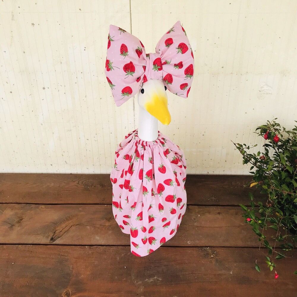 Porch Goose Dress Outfit Fits 18-23 Inch Goose Handmade Pink June Strawberries - Picture 2 of 10
